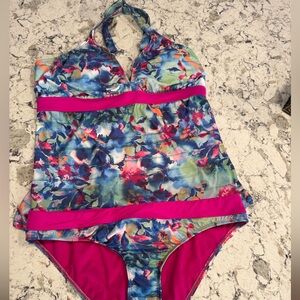 Title Nine Vibrant Tankini Set